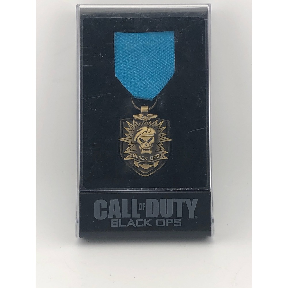 Call of Duty Black Ops Skull Metal Medal With Blue‎ Ribbon in Display Case